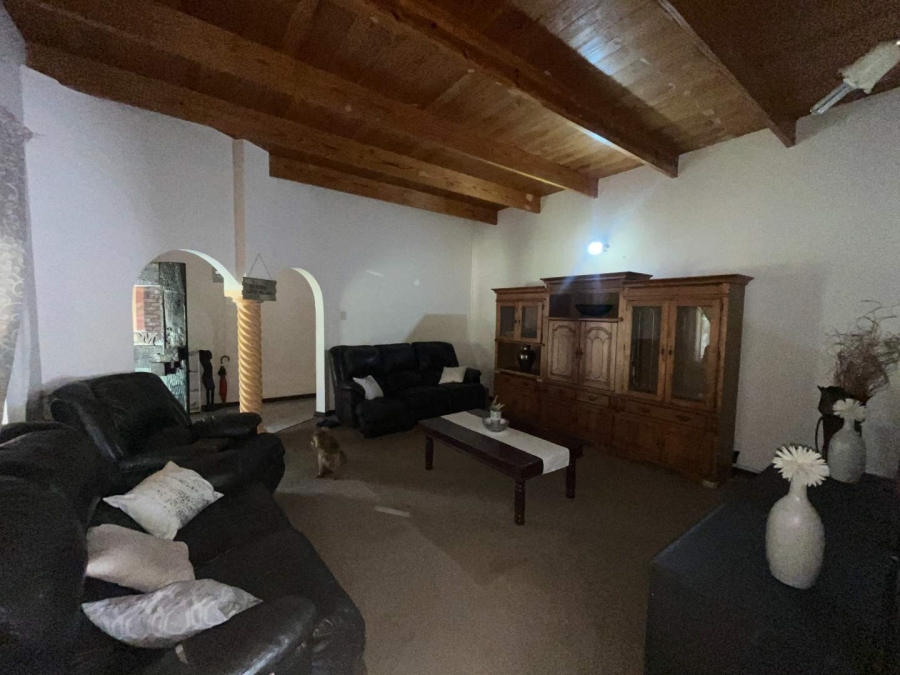 4 Bedroom Property for Sale in Die Rand Northern Cape